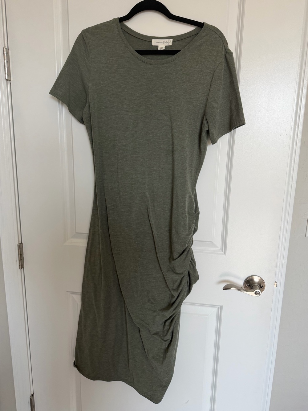 Treasure & Bond Olive Green Side-Ruched Midi Dress
